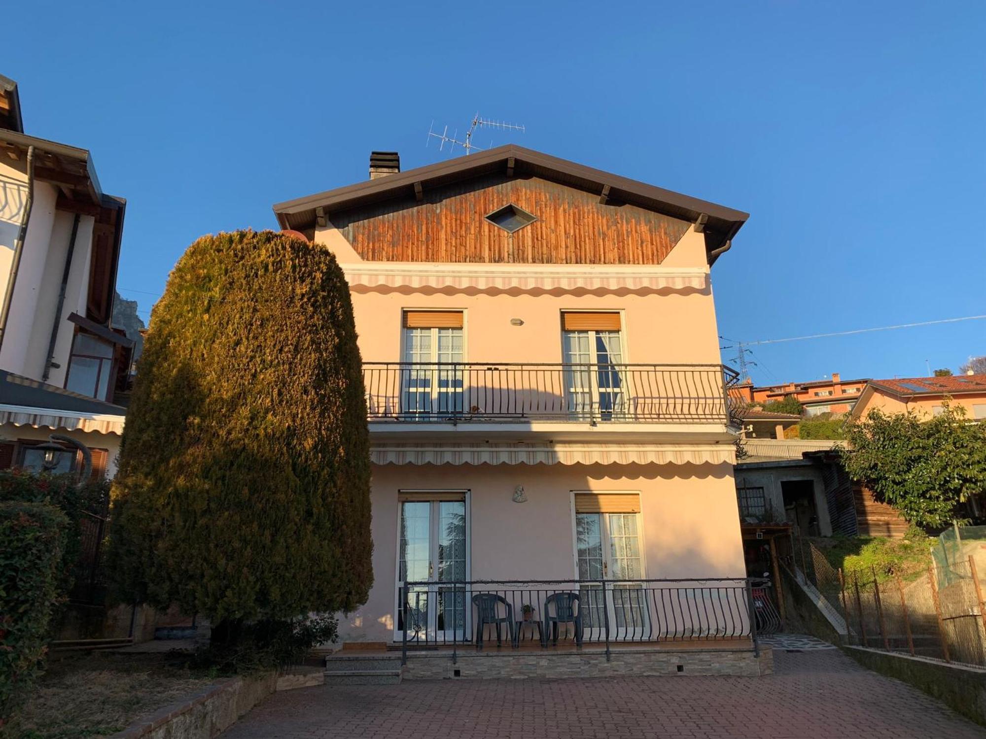 Casa Castel Apartment Civate Exterior photo